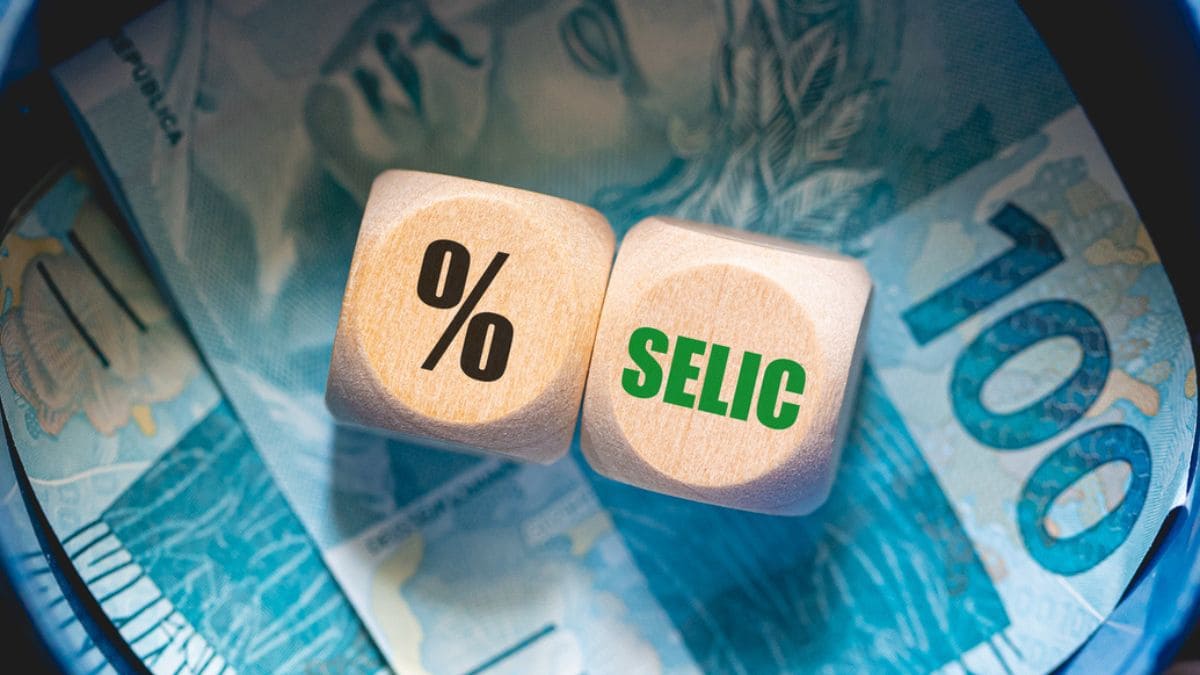 Selic a Dois Dígitos: O Custo Invisível de Importar no Brasil